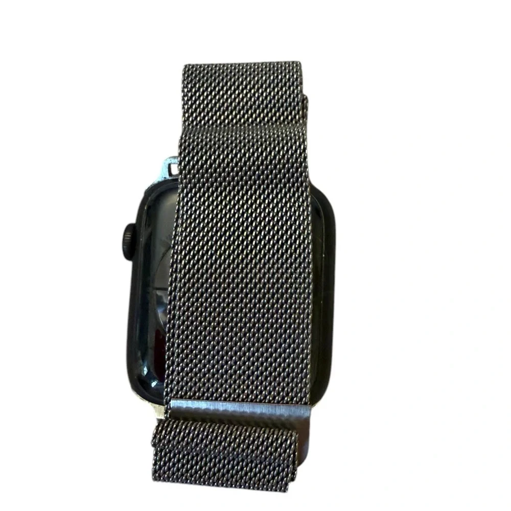 Apple Watch Series 5 (GPS‎ + Cellular, 44mm) Silver Magnetic Band Used Unlocked